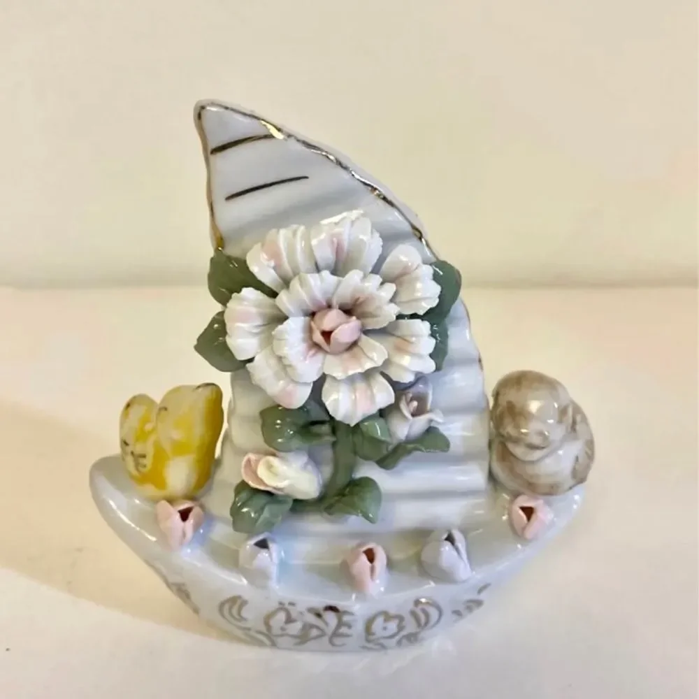Vintage Ceramic Asian Floral‎ Ship Mini Vase